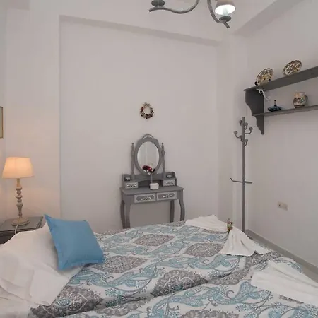 Seaview Beautiful House With 2 Bedrooms In Molos Apartment